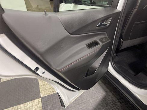 Used 2022 Chevrolet Equinox RS w/ RS Leather Package FWD image 11