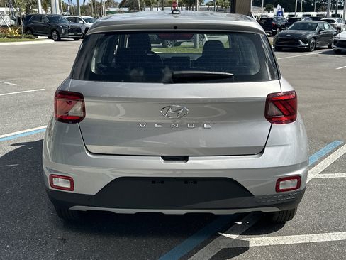 New 2026 Hyundai Venue SE image 8