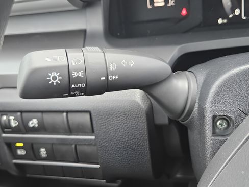 New 2025 Toyota Tundra Platinum AWD/4WD image 17
