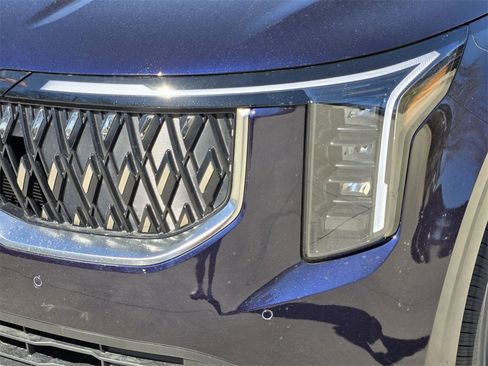 New 2026 Kia Carnival LX image 6