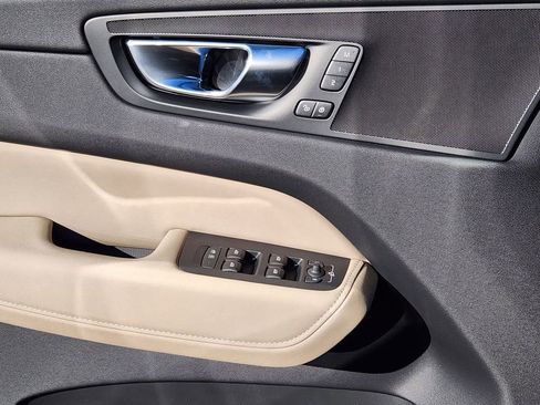 New 2026 Volvo XC60 B5 Plus w/ Climate Package AWD/4WD image 13
