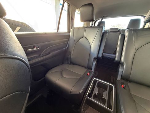 Used 2025 Toyota Grand Highlander XLE image 41