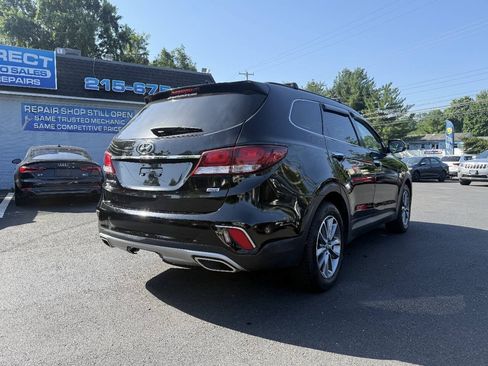 Used 2017 Hyundai Santa Fe SE w/ SE Premium Package 02 AWD/4WD image 10