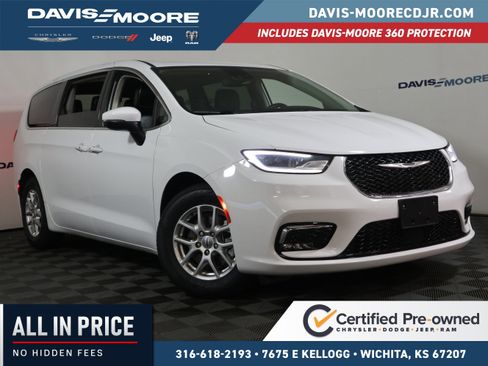 Used 2023 Chrysler Pacifica Touring-L FWD image 1