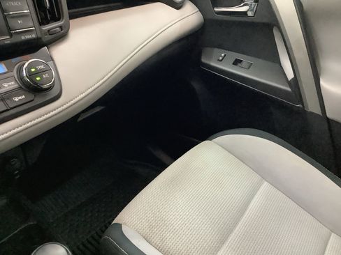 Used 2017 Toyota RAV4 XLE image 26