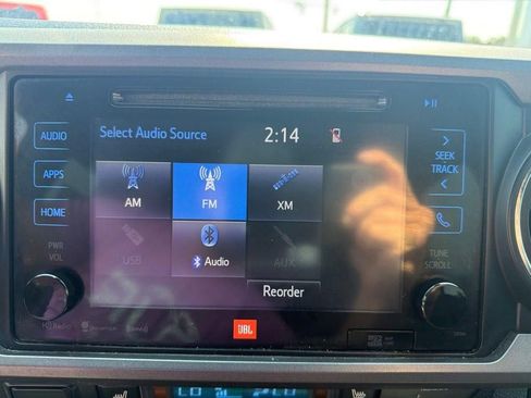 Used 2019 Toyota Tacoma TRD Sport AWD/4WD image 38