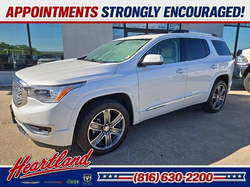 Used 2019 GMC Acadia Denali AWD/4WD image 3