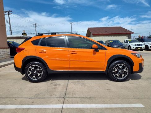 Used 2018 Subaru Crosstrek 2.0i Premium w/ Popular Package #2 AWD/4WD image 3