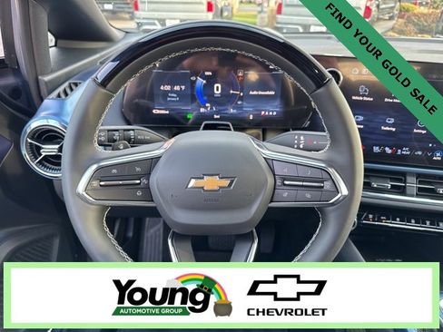 New 2026 Chevrolet Equinox EV LT image 17
