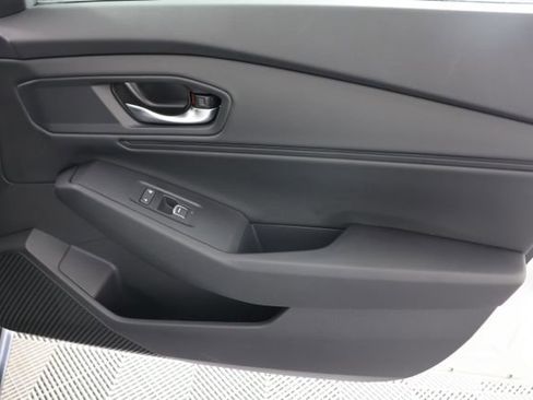 Certified 2025 Honda Accord SE image 29