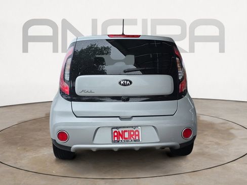 Used 2018 Kia Soul + image 7