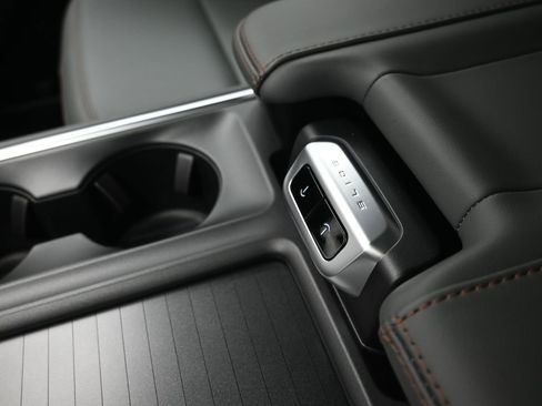 New 2025 Ford Expedition Active image 19