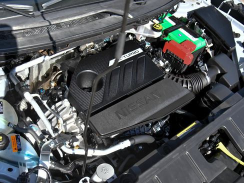 Used 2025 Nissan Rogue SV AWD/4WD image 45