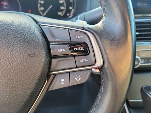 Used 2018 Honda Accord Sport image 19