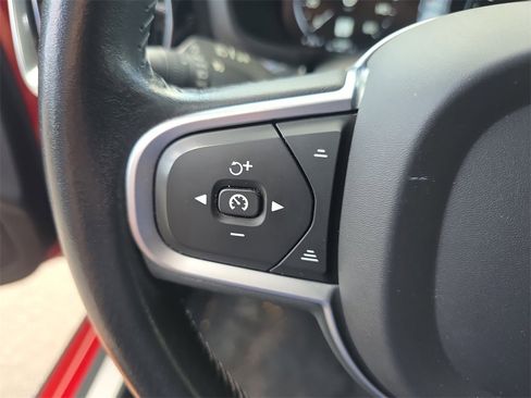 Used 2020 Volvo S60 T5 Momentum image 34