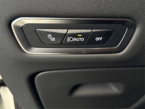 New 2026 BMW X7 M60i w/ Executive Package image 24