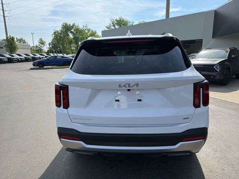 New 2026 Kia Sorento EX AWD/4WD image 9