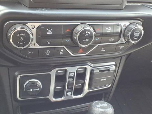 Used 2022 Jeep Wrangler Unlimited Sport AWD/4WD image 17
