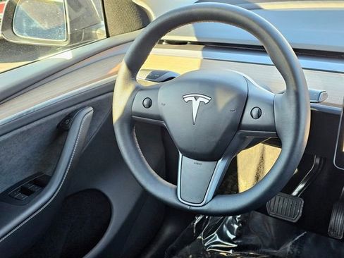 Used 2023 Tesla Model Y Long Range image 28