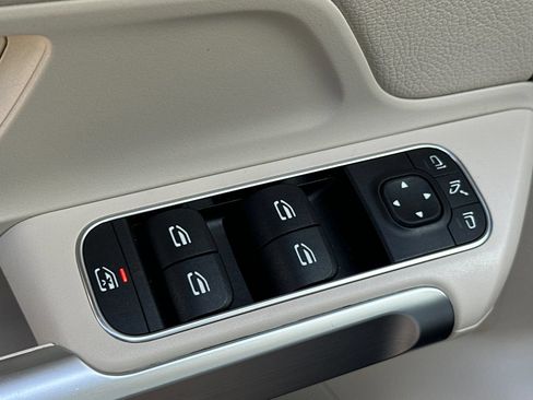 Certified 2023 Mercedes-Benz GLB 250 image 13