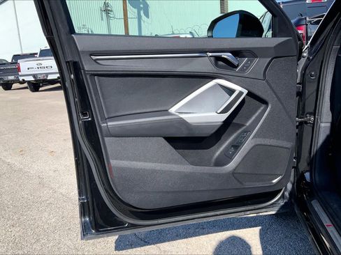 Used 2023 Audi Q3 2.0T Premium image 21