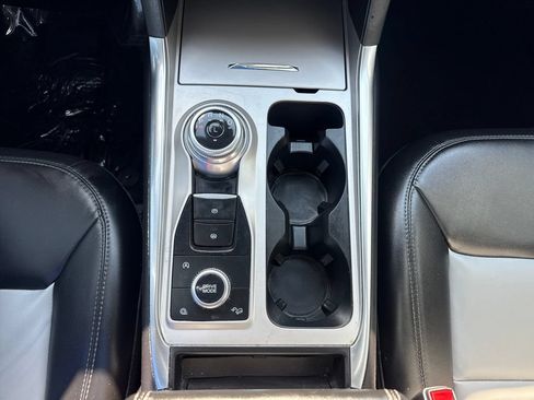 Used 2023 Ford Explorer XLT w/ Equipment Group 202A AWD/4WD image 23