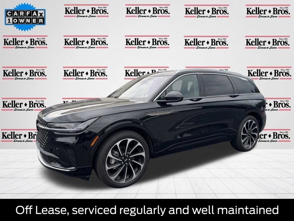 Used 2025 Lincoln Nautilus Black Label AWD/4WD image 3