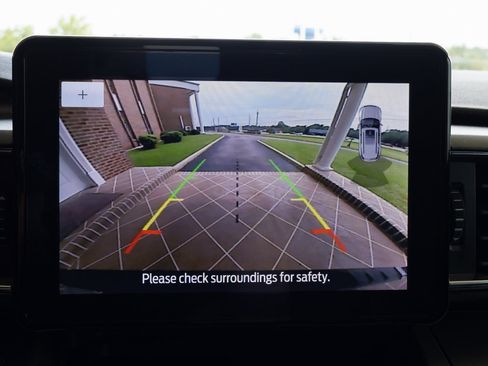 Used 2022 Ford Explorer XLT w/ Equipment Group 202A image 19