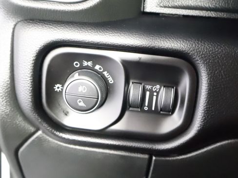 Used 2026 RAM 2500 Laramie AWD/4WD image 39