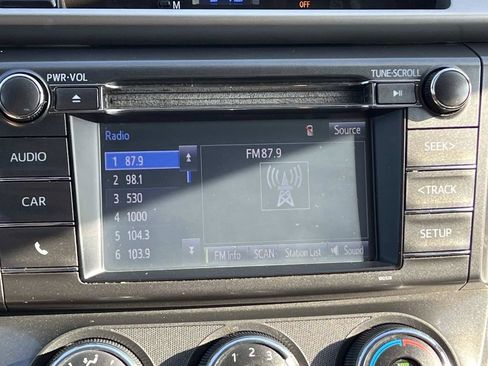 Used 2015 Toyota RAV4 LE FWD image 31