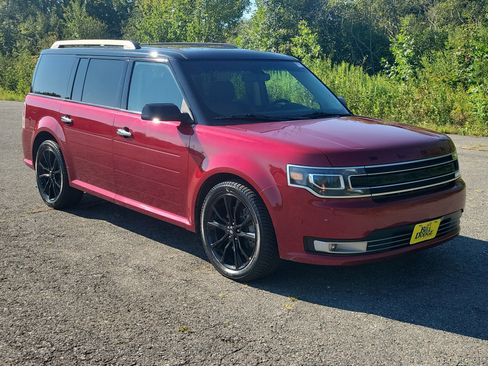 Used 2019 Ford Flex Limited w/ Equipment Group 303A AWD/4WD image 3