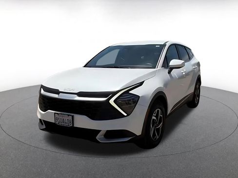 Used 2025 Kia Sportage LX FWD image 7