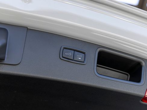Certified 2021 Porsche Macan AWD/4WD image 51