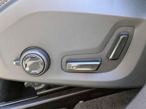 Certified 2023 Volvo XC60 B5 Ultimate w/ Protection Package Premier FWD image 25