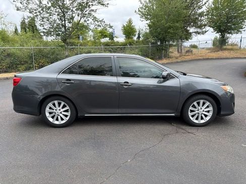 Used 2012 Toyota Camry XLE FWD image 9