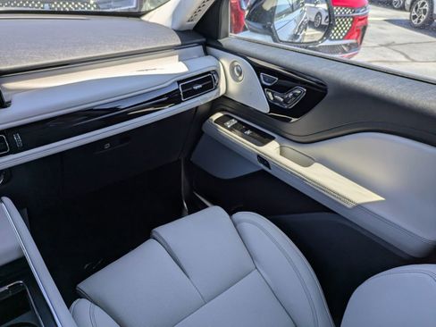 New 2026 Lincoln Aviator Reserve AWD/4WD image 18