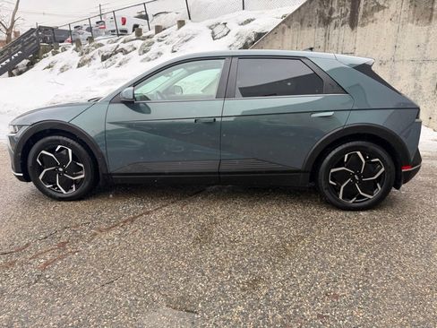 Used 2024 Hyundai Ioniq 5 SE image 2