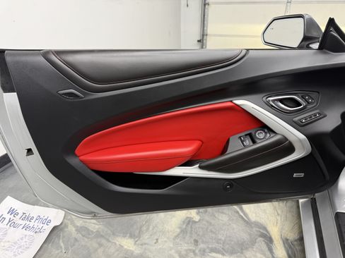 Used 2016 Chevrolet Camaro SS RWD image 8
