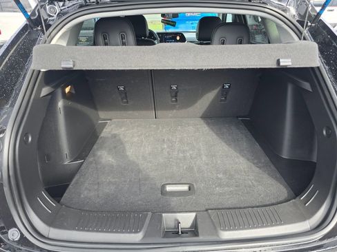 Certified 2025 Chevrolet Trax LT w/ LT Convenience Package image 10