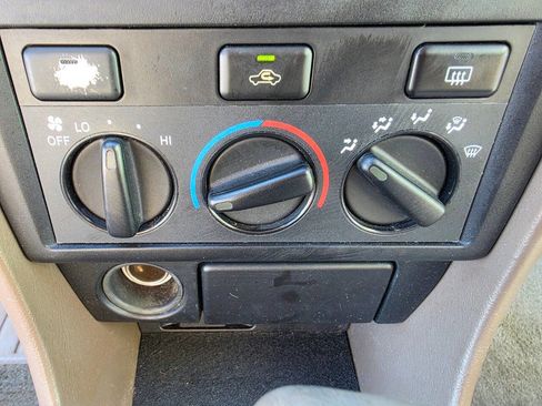 Used 2001 Toyota Camry CE image 38