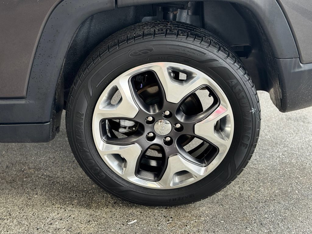 Used 2020 Jeep Compass Limited AWD/4WD image 27