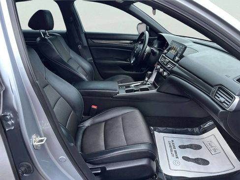 Used 2018 Honda Accord Sport image 20