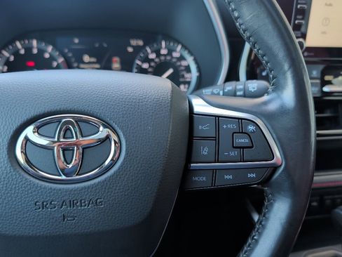 Used 2021 Toyota Highlander XSE FWD image 27