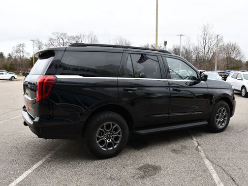 Used 2025 Ford Expedition Active image 7