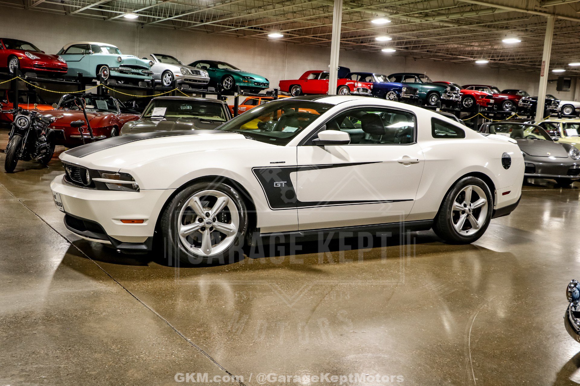 Used 2010 Ford Mustang GT RWD image 4