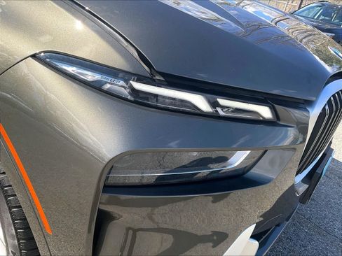 Used 2024 BMW X7 xDrive40i w/ Executive Package AWD/4WD image 33