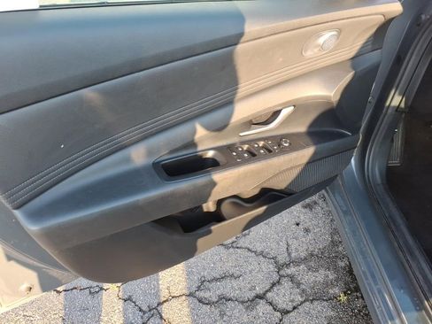 Used 2025 Hyundai Elantra SEL FWD image 9