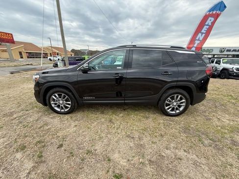 Used 2024 GMC Terrain SLT AWD/4WD image 4