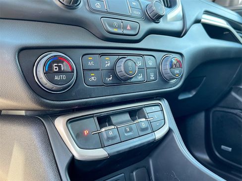 Used 2024 GMC Terrain Denali w/ Denali Premium Package image 16