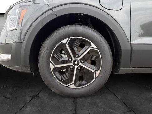 New 2025 Kia Niro EX w/ EX Cold Weather Package image 14